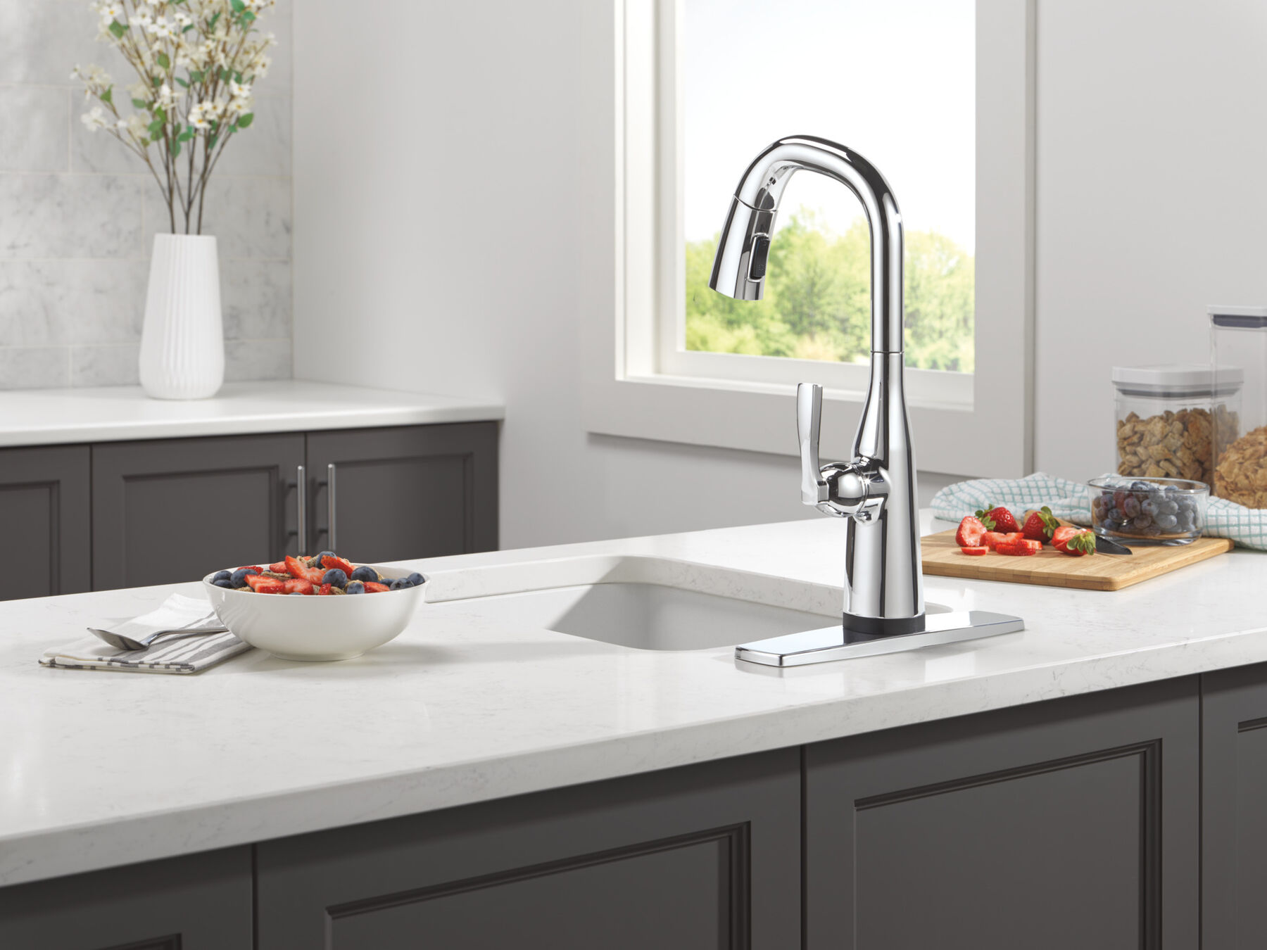 Touch2O® Bar / Prep Faucet with Touchless Technology, image 8