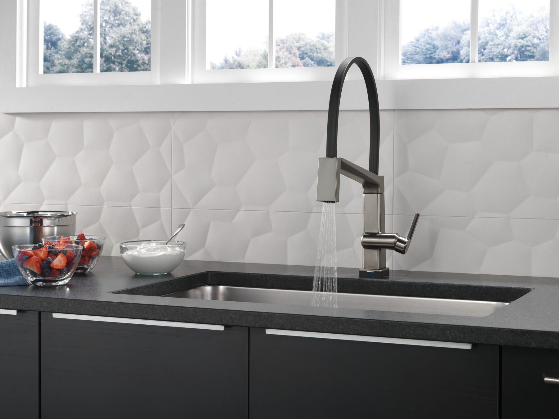 Llave para cocina monomando con manguera expuesta y tecnología Touch<sub>2</sub>O, imagen 11