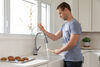 Llave para cocina monomando extensible con tecnologías Touch<sub>2</sub>O® y ShieldSpray®