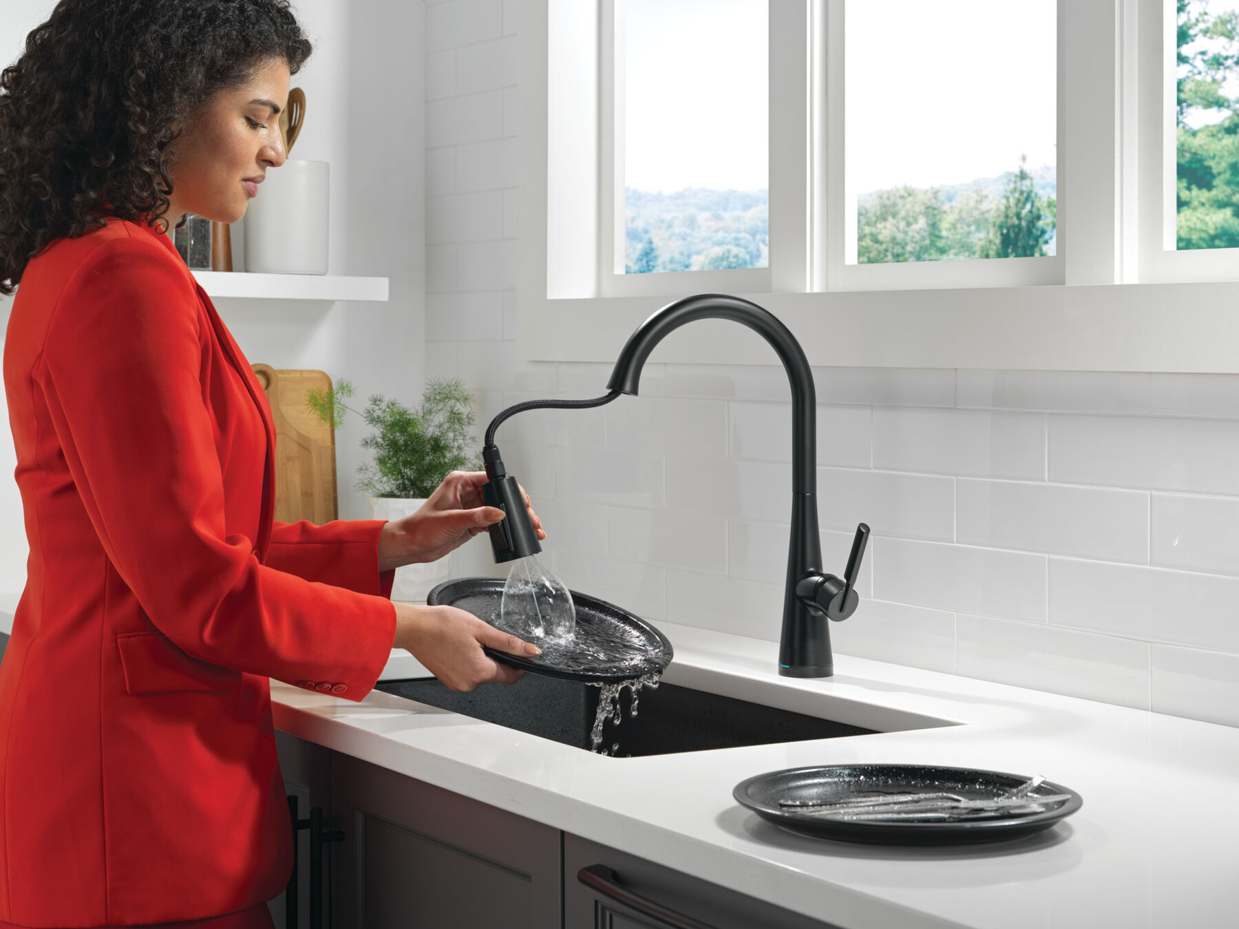 Single Handle Pull-Down Touch<sub>2</sub>O® Technology Kitchen Faucet with Touchless Technology, image 8