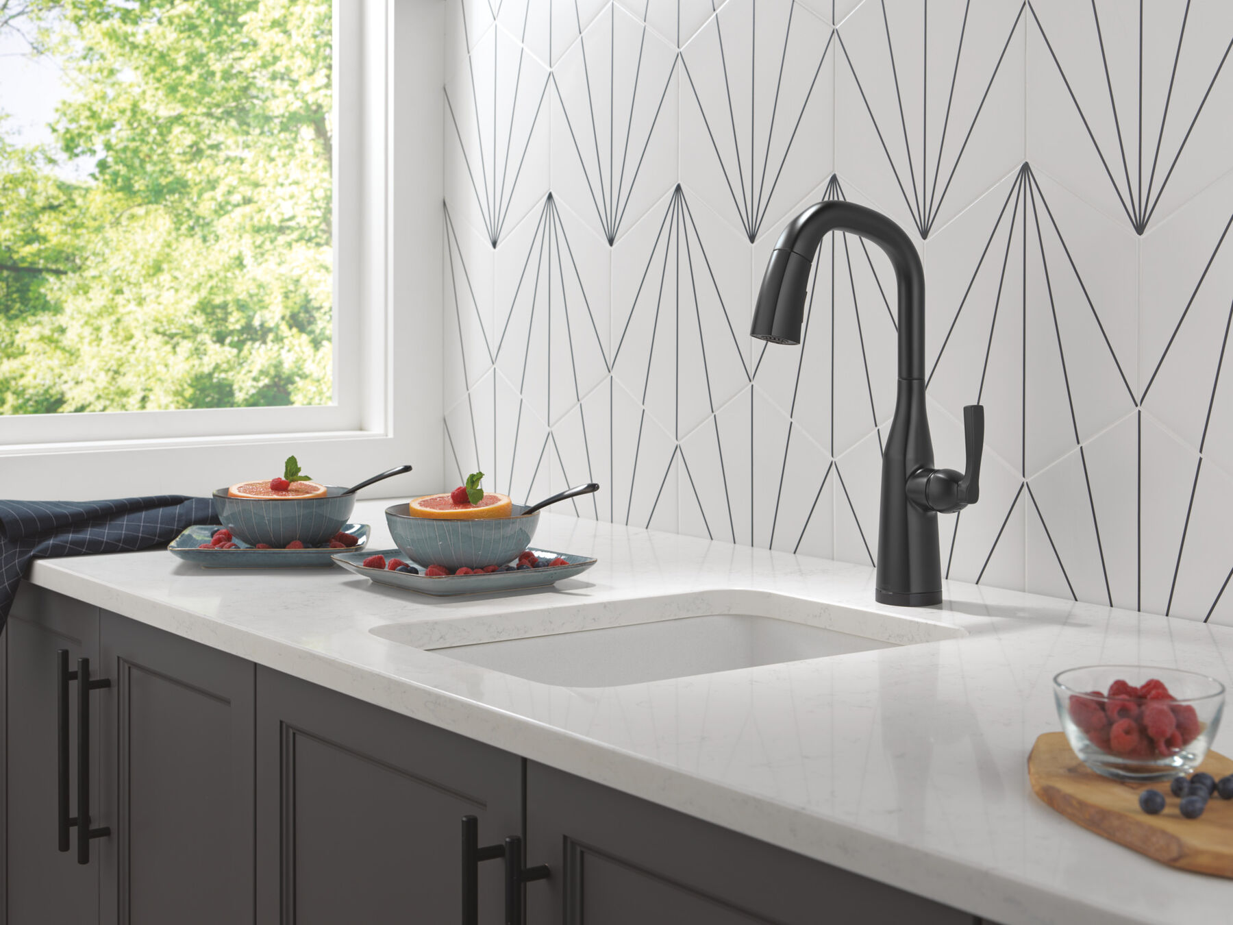 Touch2O® Bar / Prep Faucet with Touchless Technology, image 13