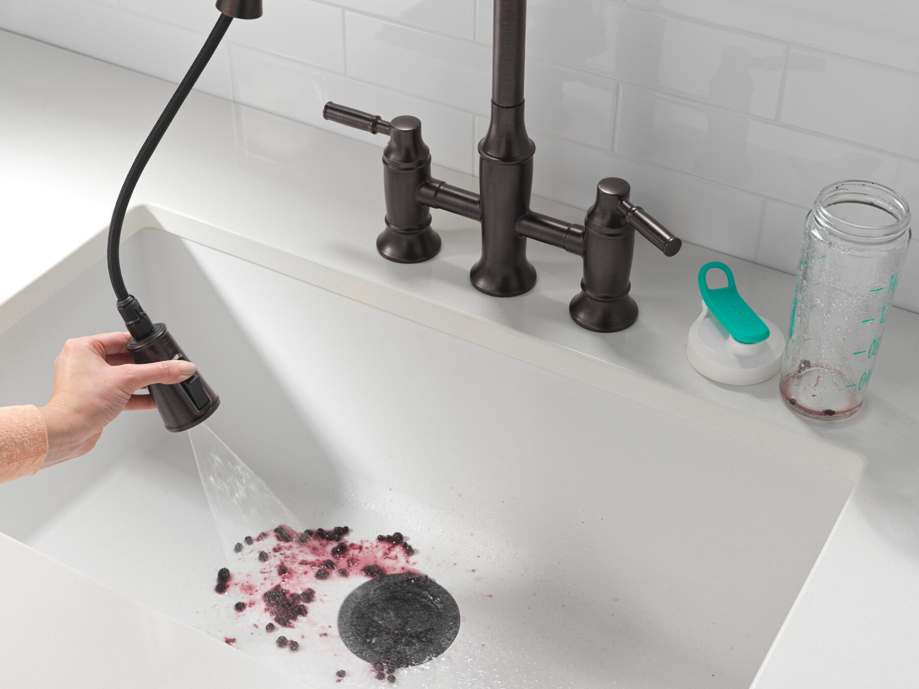 Llave para cocina tipo puente extensible con dos manijas, imagen 4
