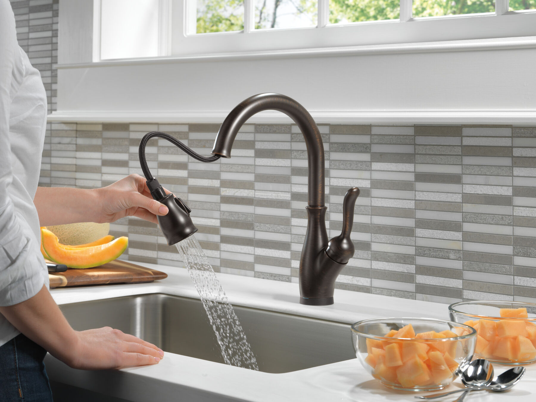 Llave para cocina monomando extensible con tecnologías Touch<sub>2</sub>O® y ShieldSpray®, imagen 9