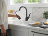 Llave para cocina extensible de una manija con tecnología ShieldSpray®