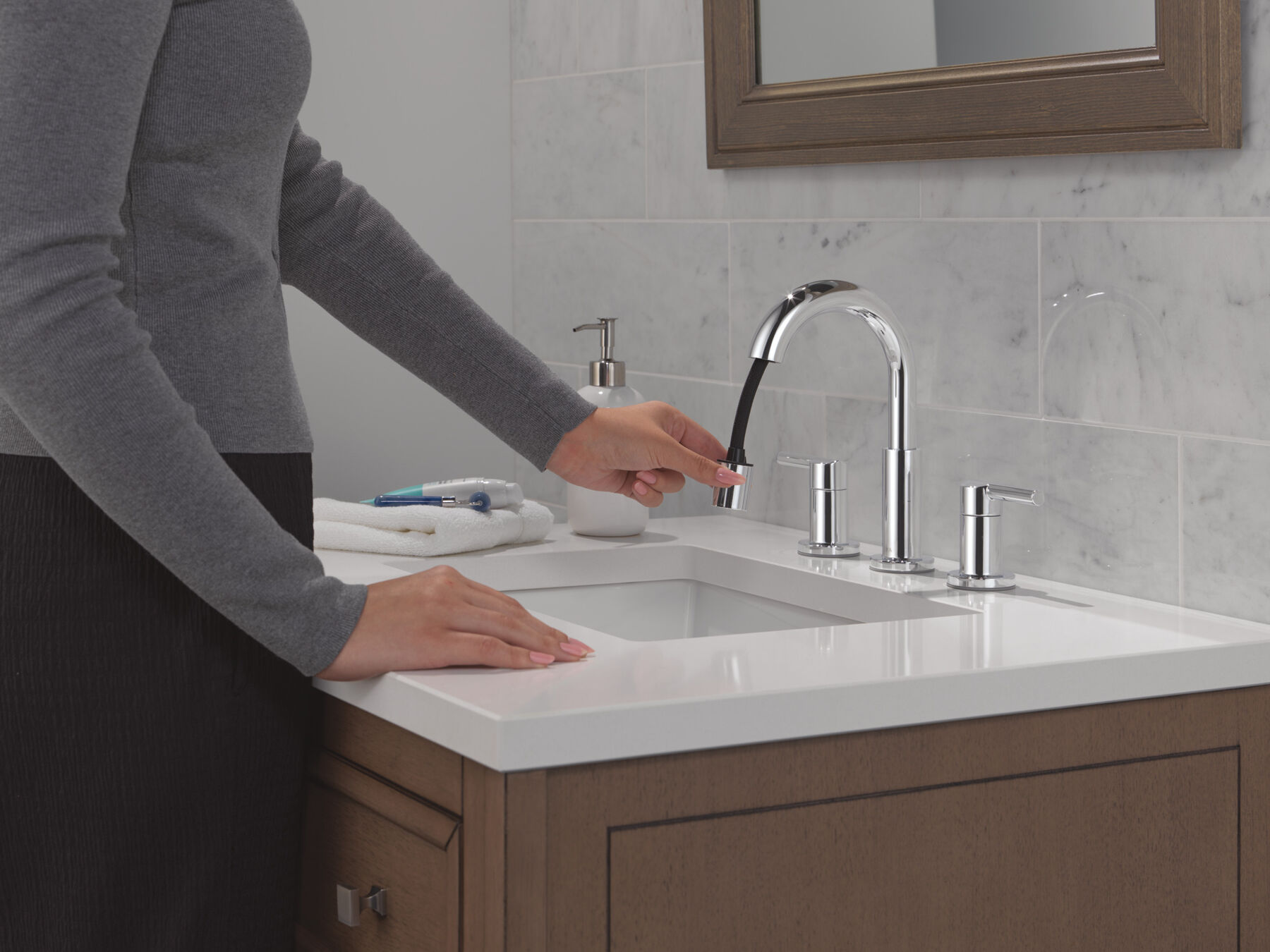 Llave para baño extensible independiente de dos manijas, imagen 3