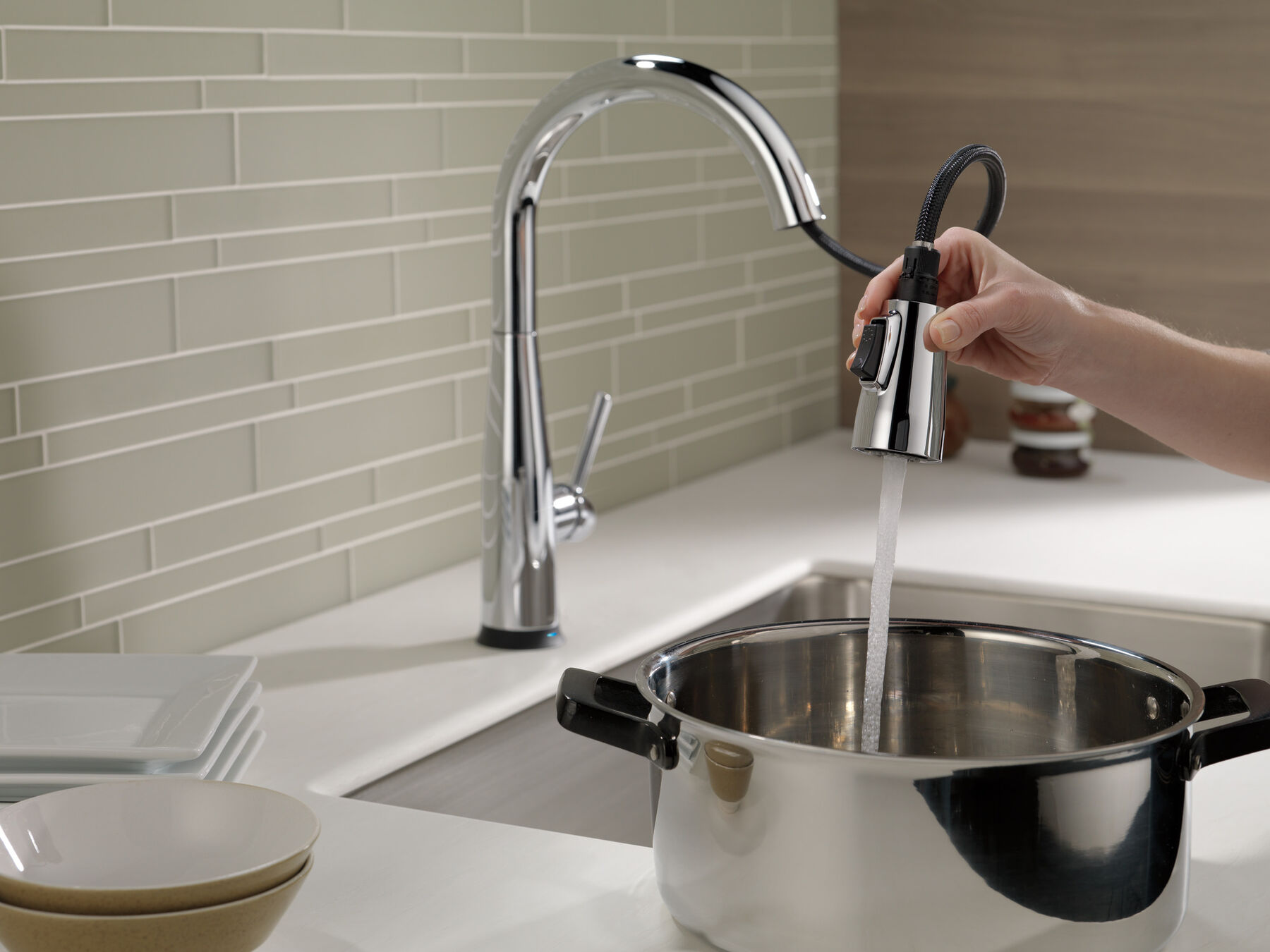 VoiceIQ® Single Handle Pull-Down Faucet with Touch<sub>2</sub>O® Technology, image 6
