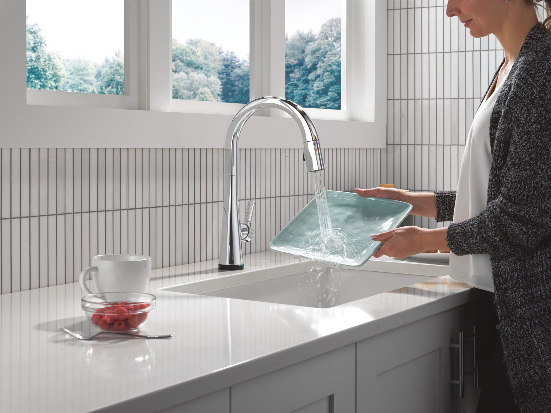 Touch<sub>2</sub>O® Technology Kitchen Faucet with Touchless Technology, image 6