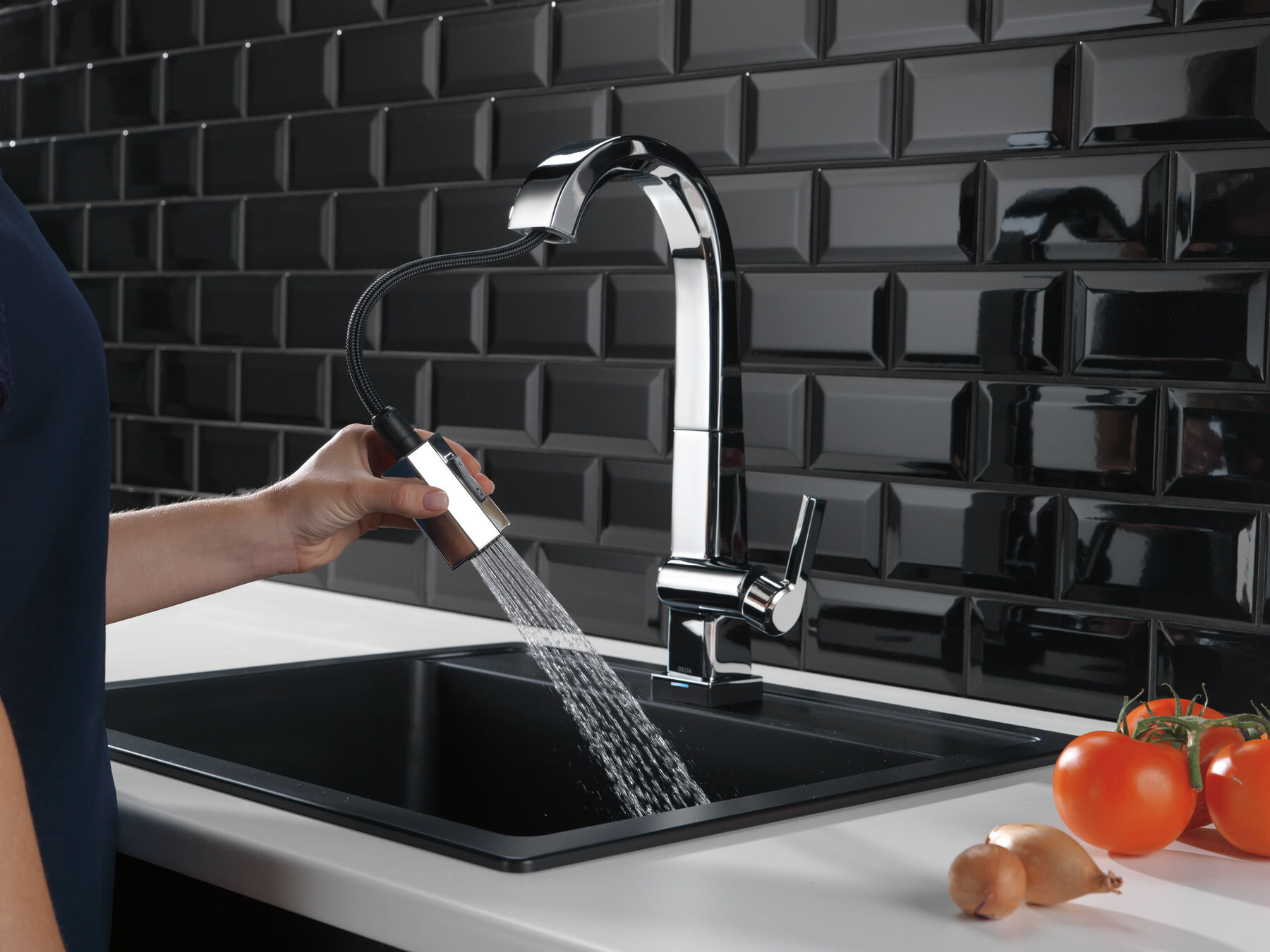 Single Handle Pull-Down Bar/Prep Faucet With Touch<sub>2</sub>O® Technology, image 4