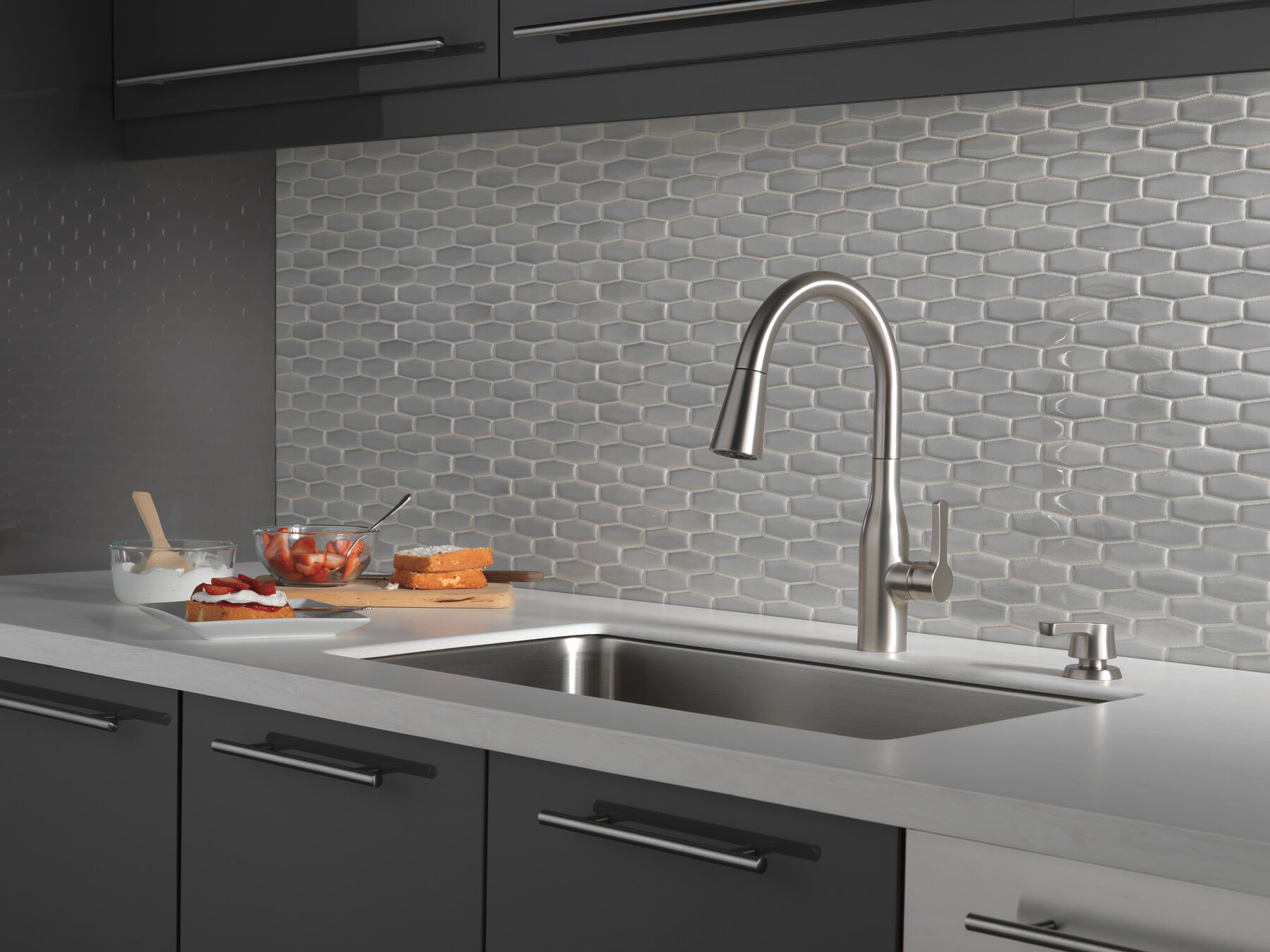 Llave para cocina monomando extensible con dispensador de jabón y tecnología ShieldSpray® (producto recertificado), imagen 10