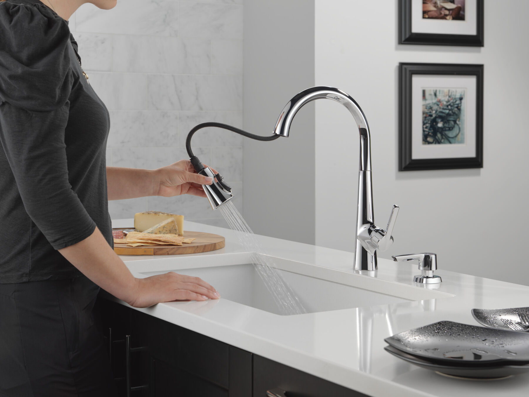 Llave para cocina monomando extensible con dispensador de jabón y tecnología ShieldSpray®, imagen 4