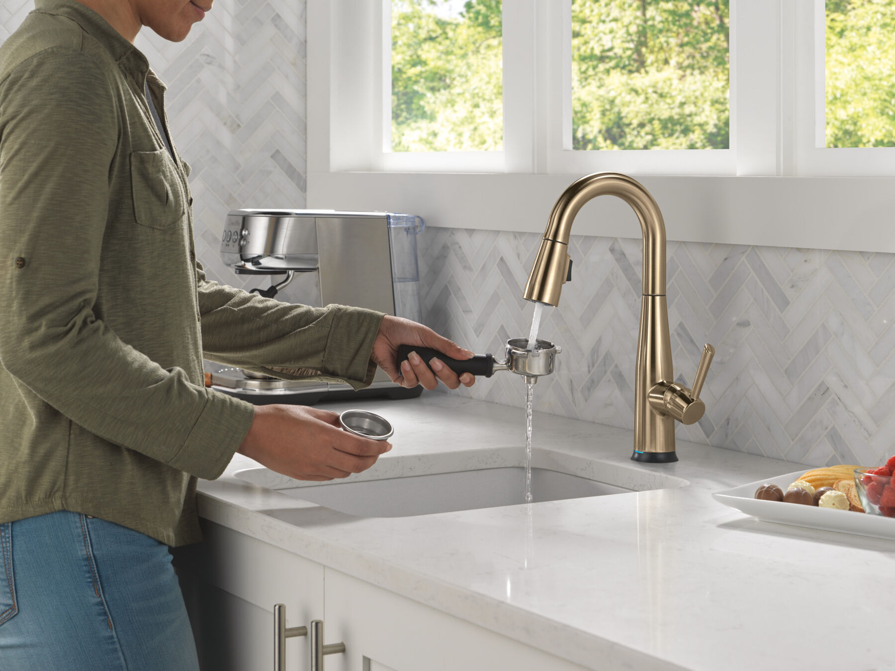 Touch2O® Bar / Prep Faucet with Touchless Technology, image 3