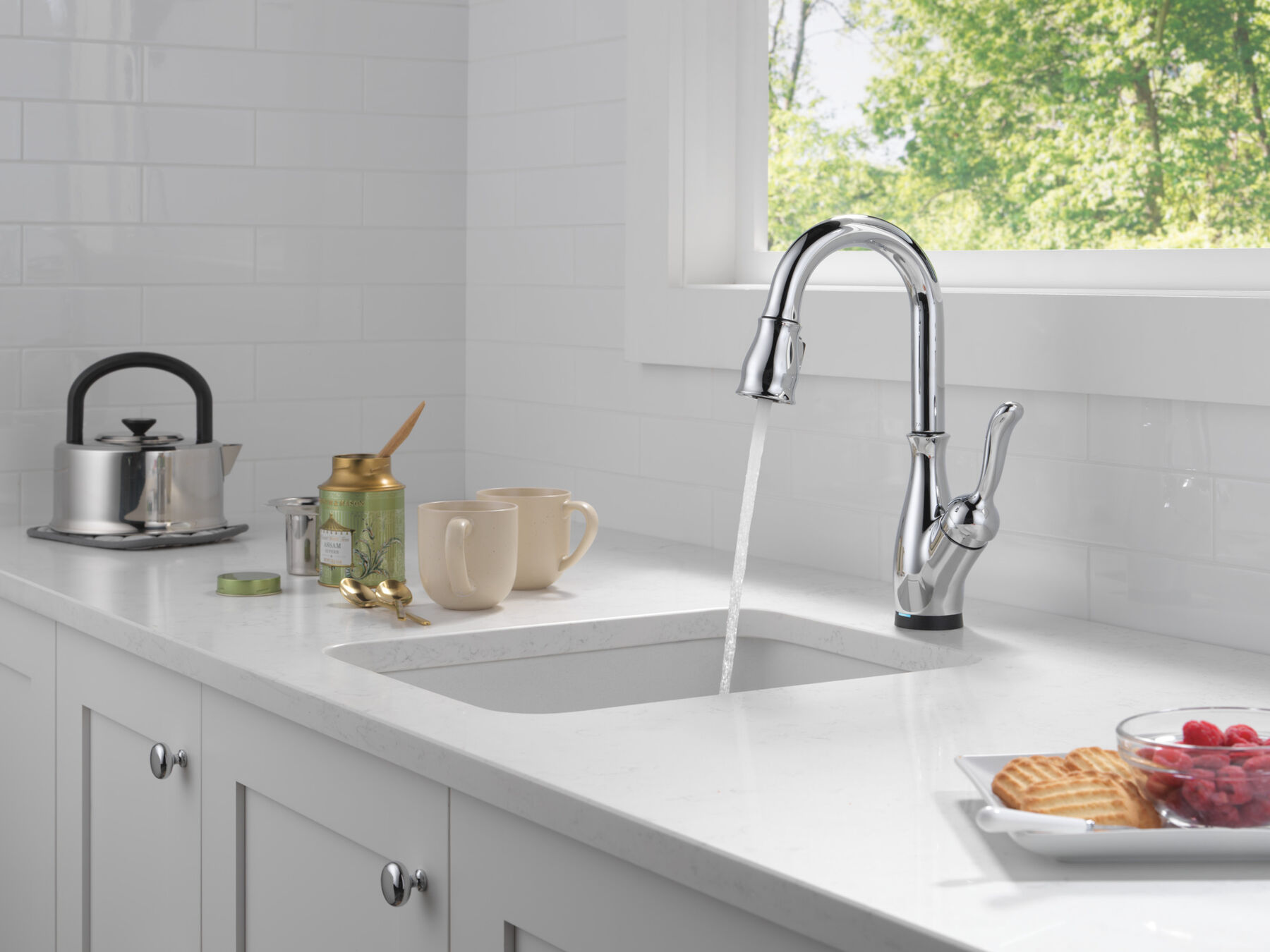 Touch2O® Bar / Prep Faucet with Touchless Technology, image 12