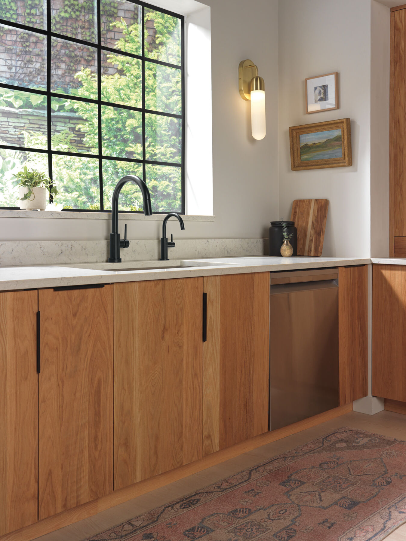 Touch<sub>2</sub>O® Technology Kitchen Faucet with Touchless Technology, image 2
