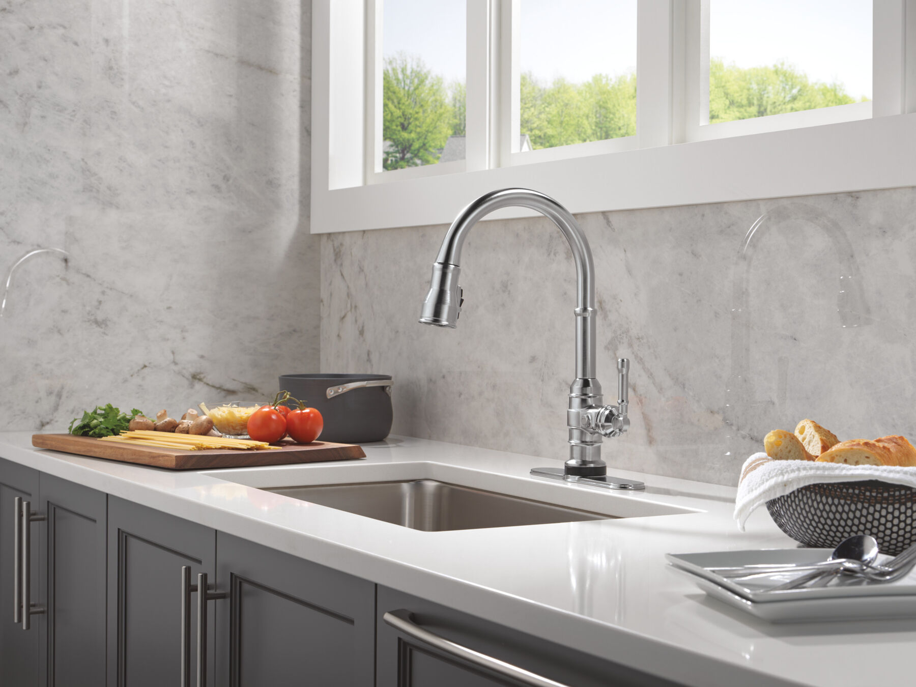 Touch<sub>2</sub>O® Technology Kitchen Faucet with Touchless Technology, image 7