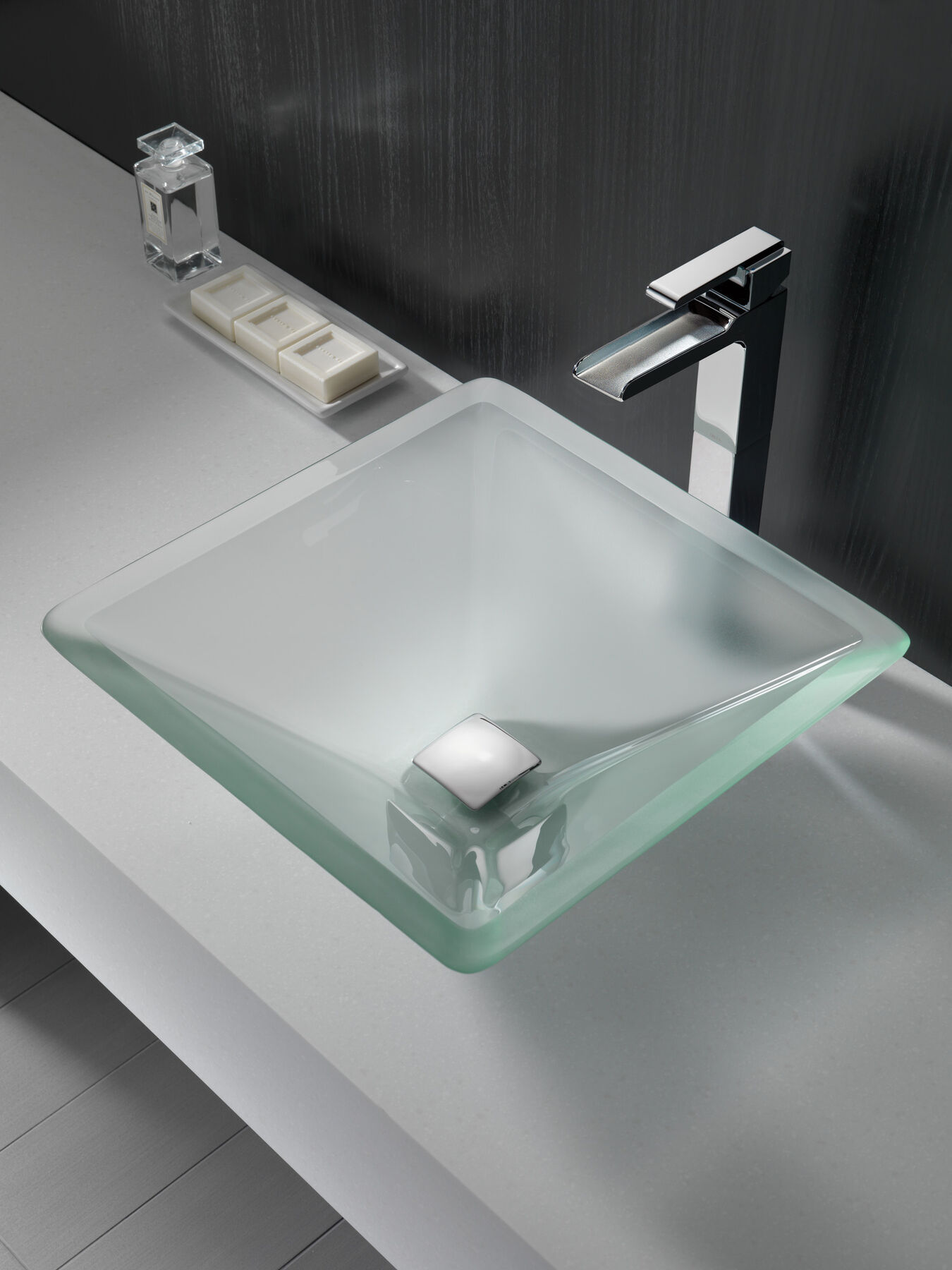 Llave para baño acanalada monomando tipo vasija, imagen 1