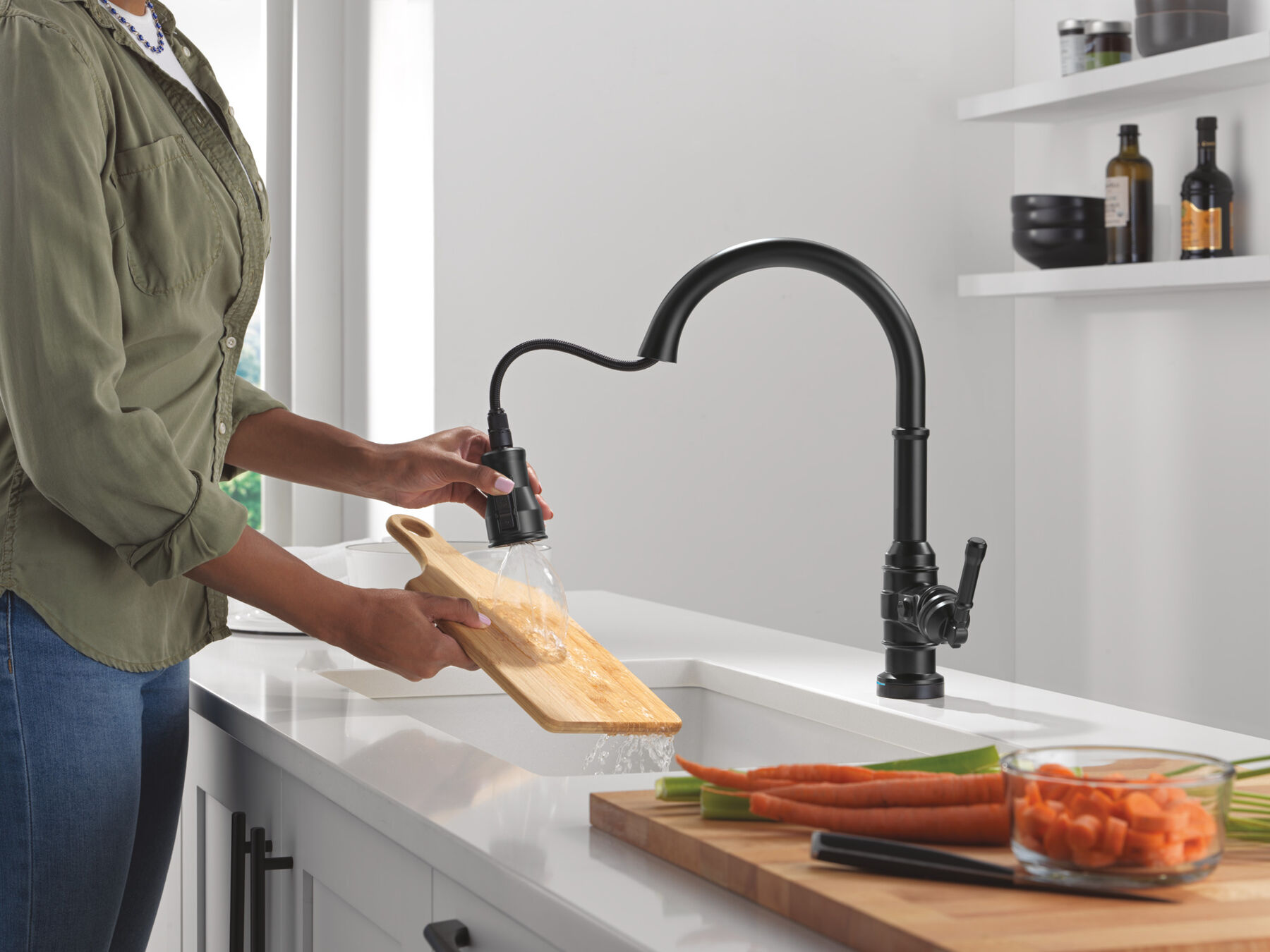 Touch<sub>2</sub>O® Technology Kitchen Faucet with Touchless Technology, image 6
