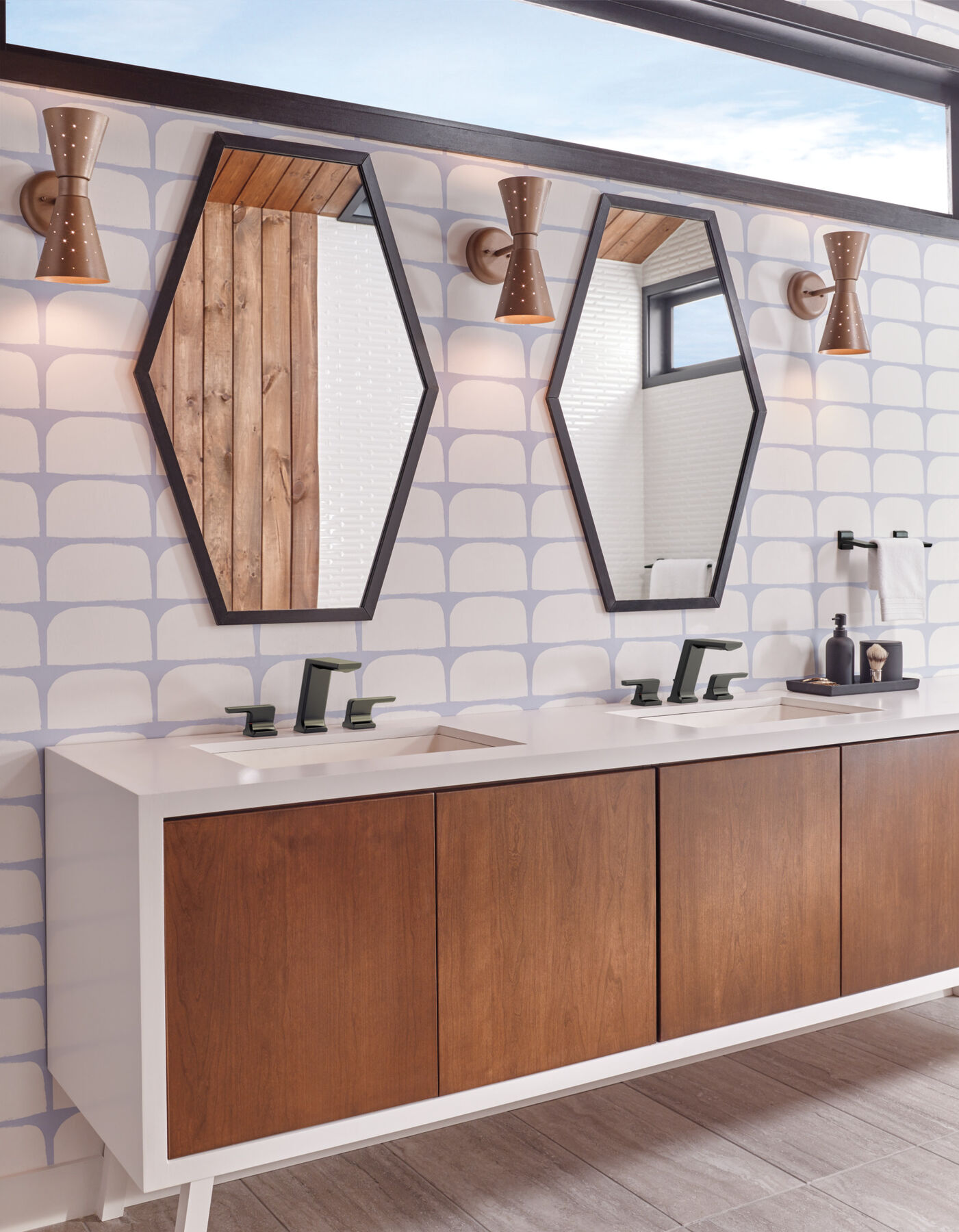Llave para baño de extensión con dos manijas (producto recertificado), imagen 1