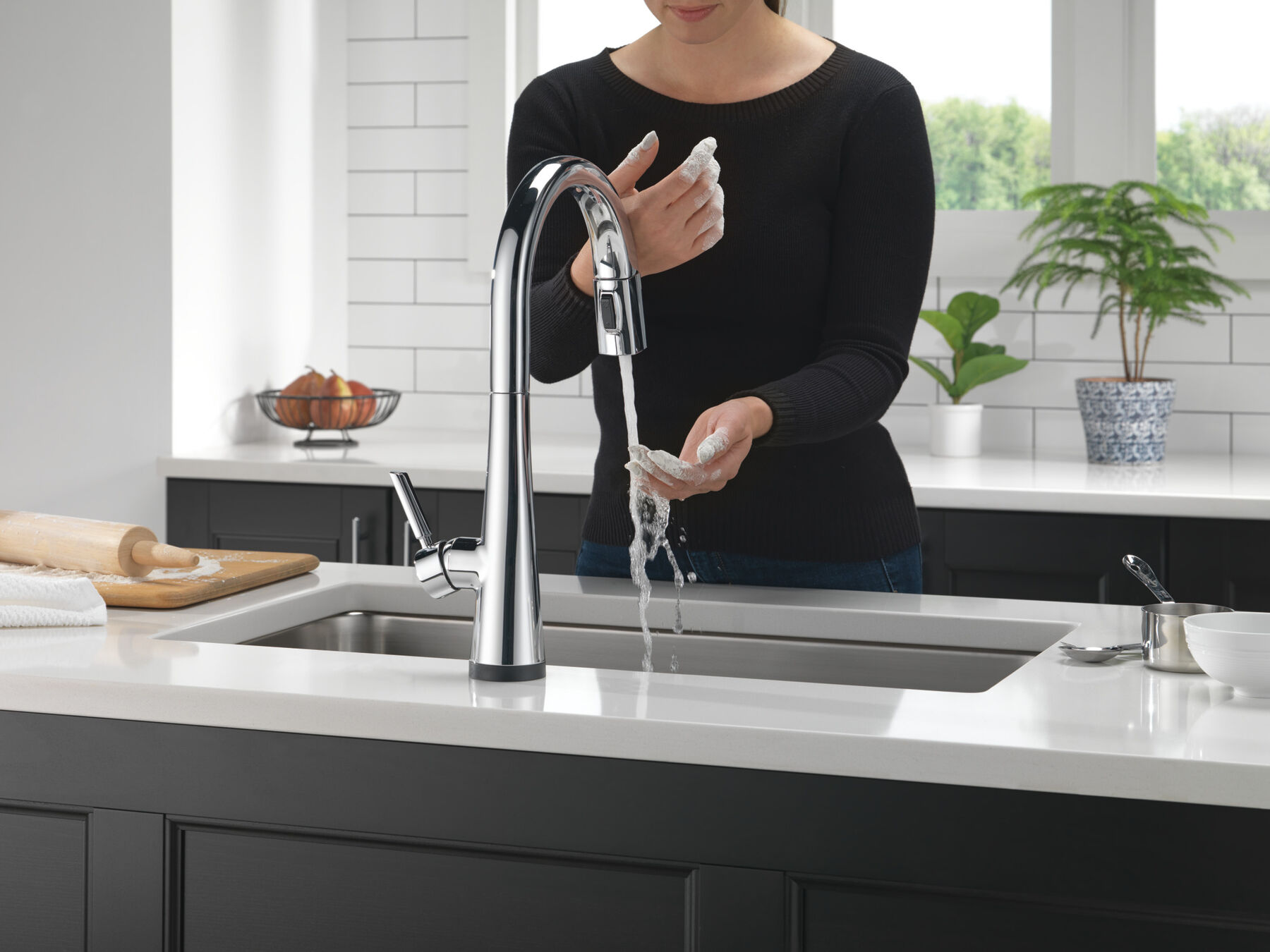 Single Handle Pull-Down Kitchen Faucet With Touch<sub>2</sub>O® Technology, image 5