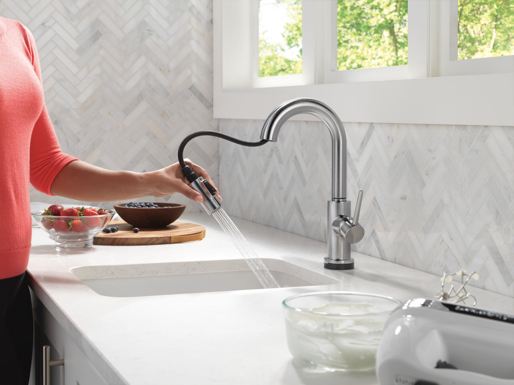 Touch2O® Bar / Prep Faucet with Touchless Technology, image 3