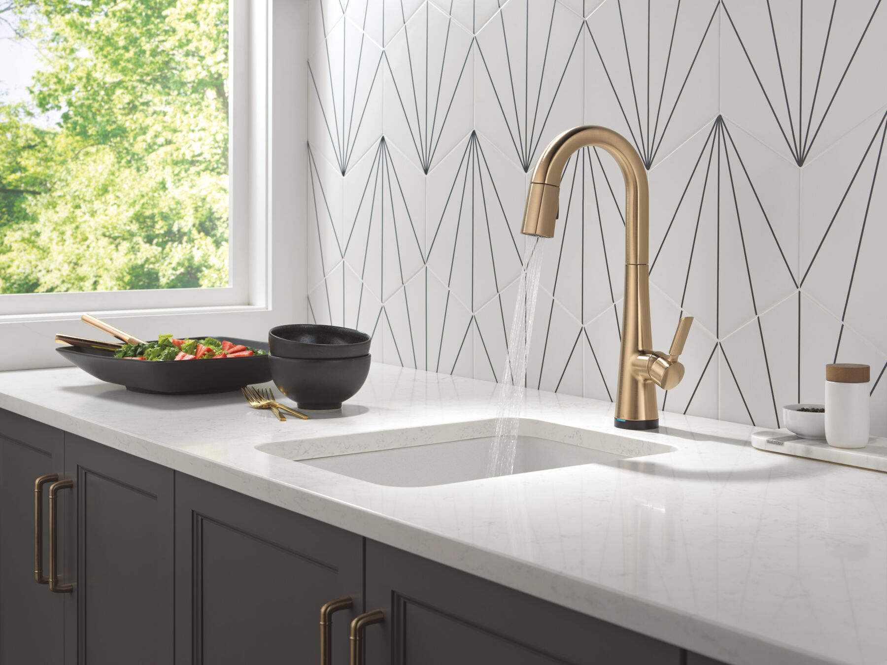 Touch2O® Bar / Prep Faucet with Touchless Technology, image 12