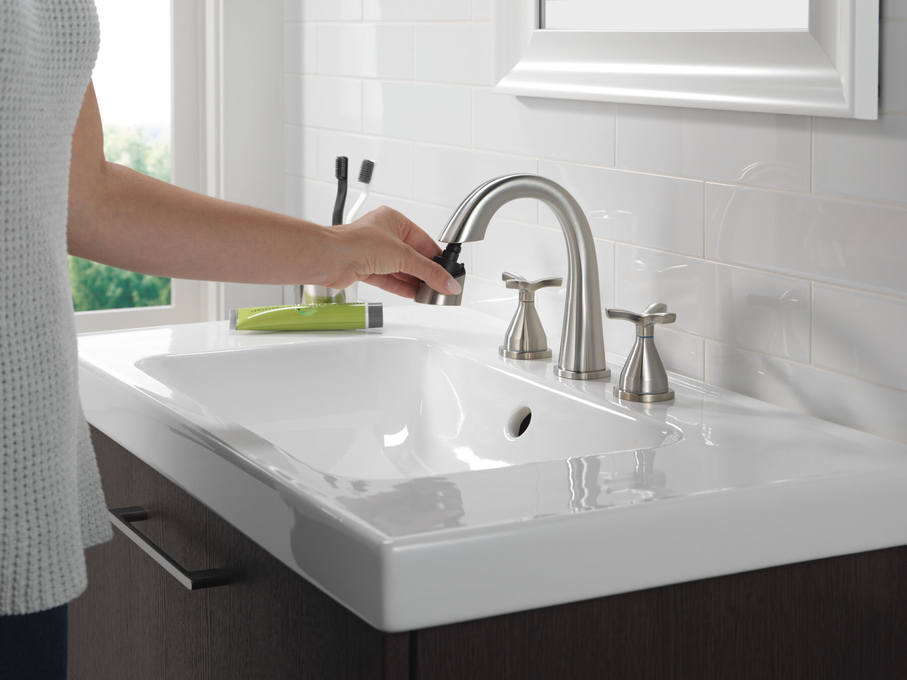 Llave para baño extensible independiente de dos manijas, imagen 3