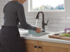 Llave para barra/preparación de alimentos Touch2O® con tecnología Touchless