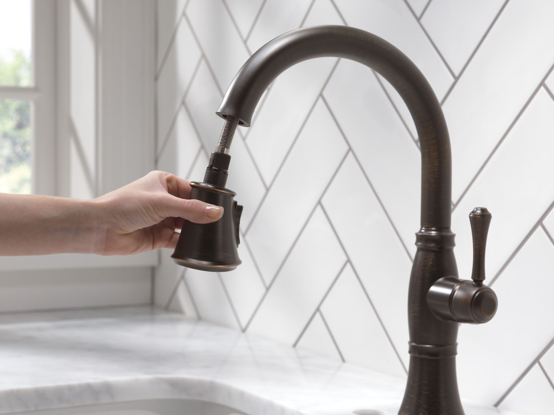 Llave para cocina monomando extensible con tecnología ShieldSpray® (producto recertificado), imagen 4