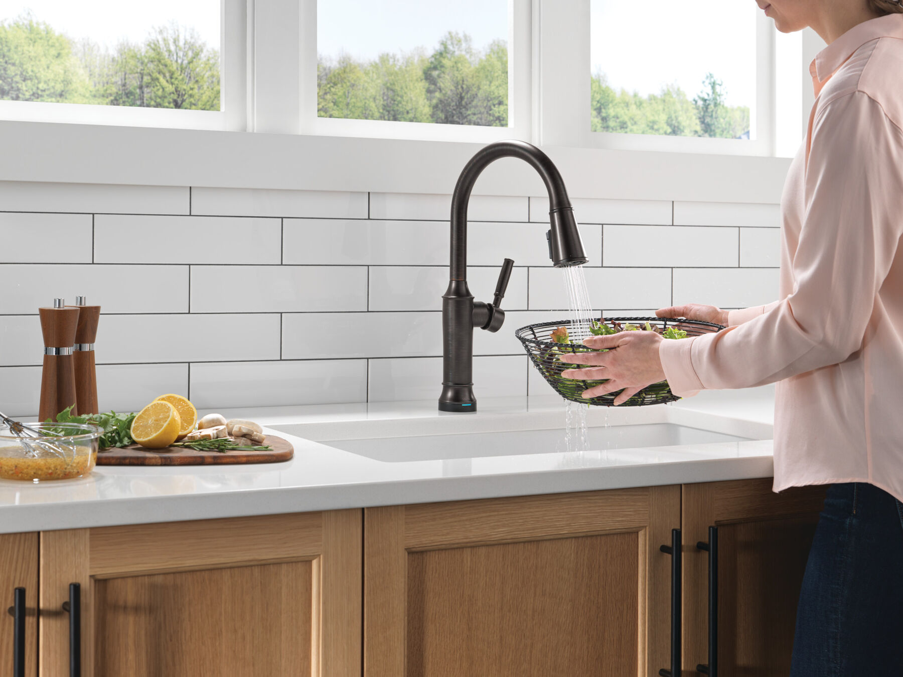 Touch<sub>2</sub>O® Technology Kitchen Faucet with Touchless Technology, image 4