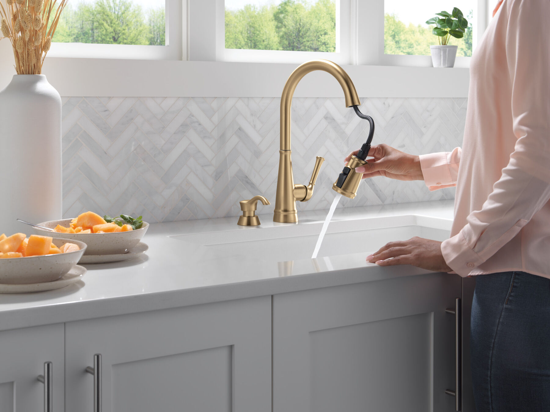 Single Handle Kitchen Pull-Down Faucet w/ Soap Dispenser, image 4