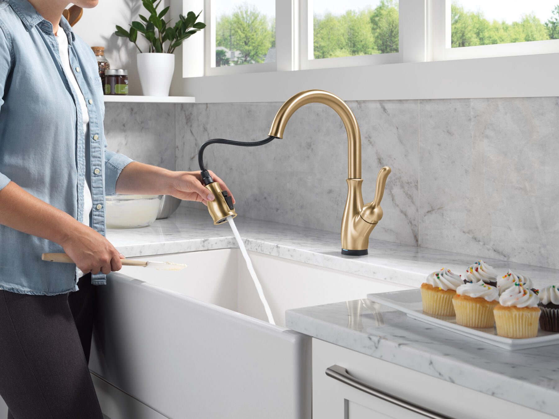 Touchless Pull-Down Kitchen 1L with Soap Disp Bundle, image 3