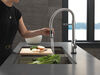 Llave para cocina Touch2O® con tecnología Touchless