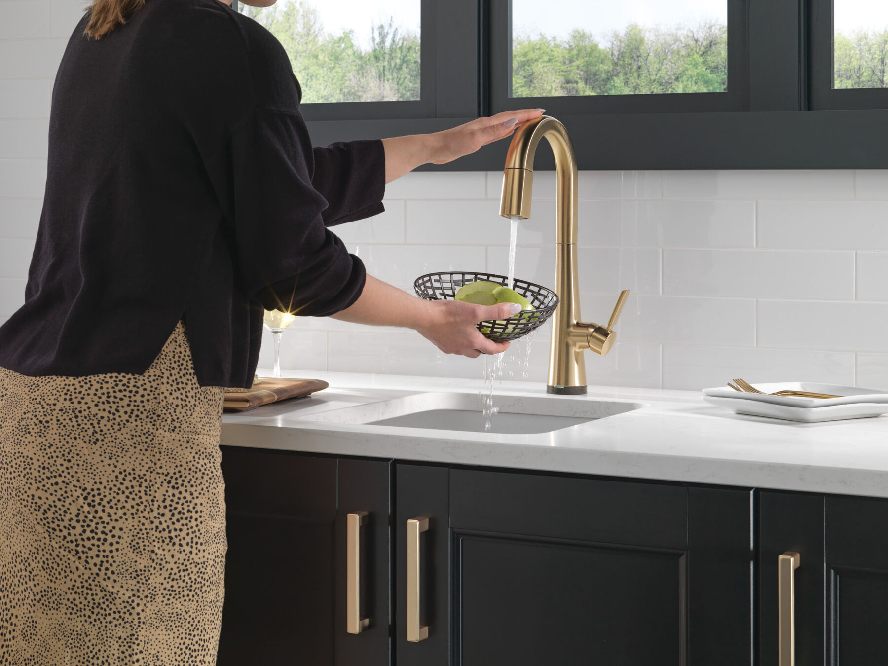 Single Handle Pull-Down Bar/Prep Faucet with Touch<sub>2</sub>O® Technology, image 4