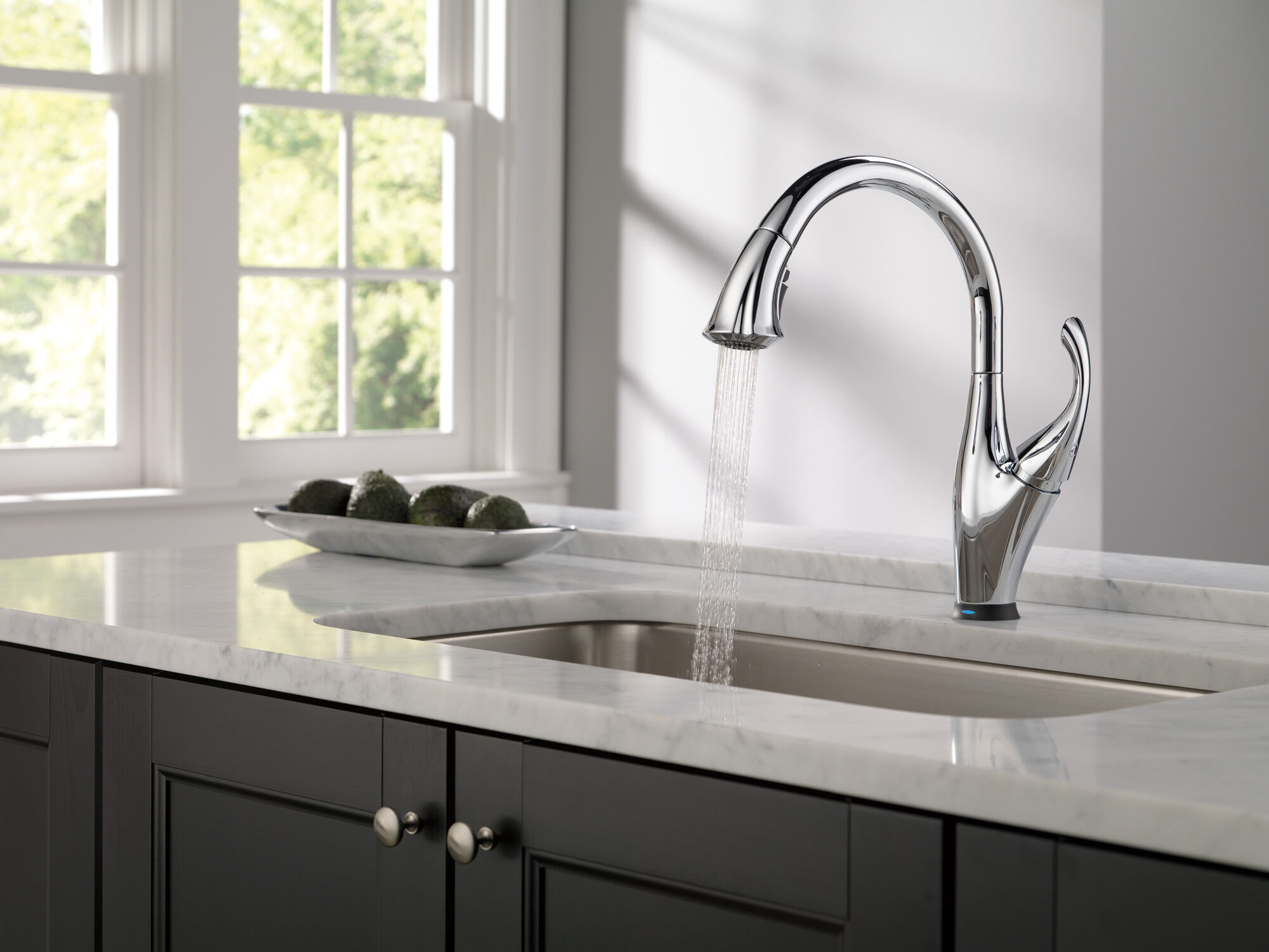 Llave para cocina extensible de una manija con tecnologias Touch2O y ShieldSpray en cromado 9192T DST Delta Faucet