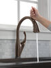 Llave para cocina monomando extensible con tecnologías Touch<sub>2</sub>O® y ShieldSpray®