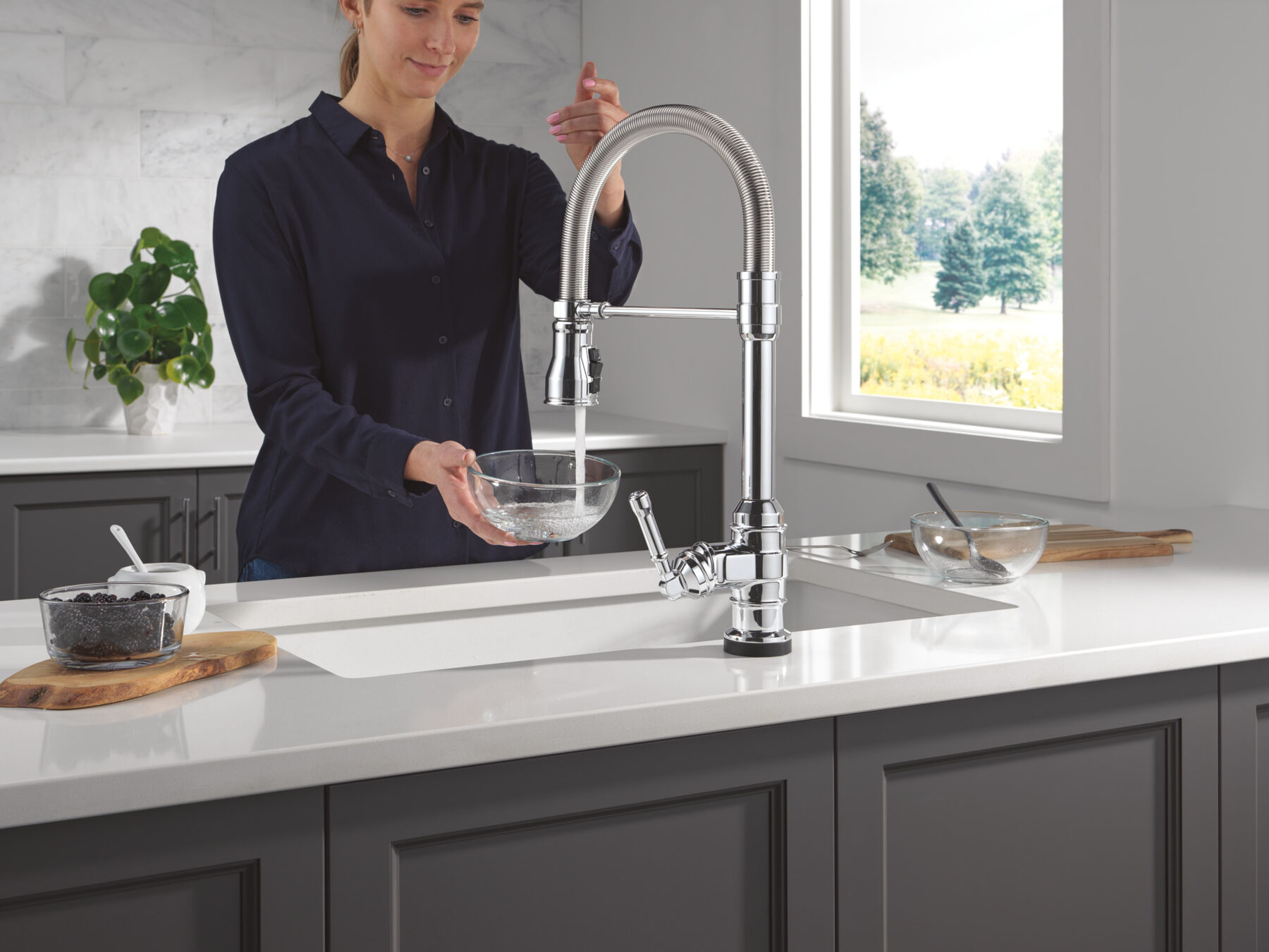 Touch<sub>2</sub>O® Technology Kitchen Faucet with Touchless Technology, image 3
