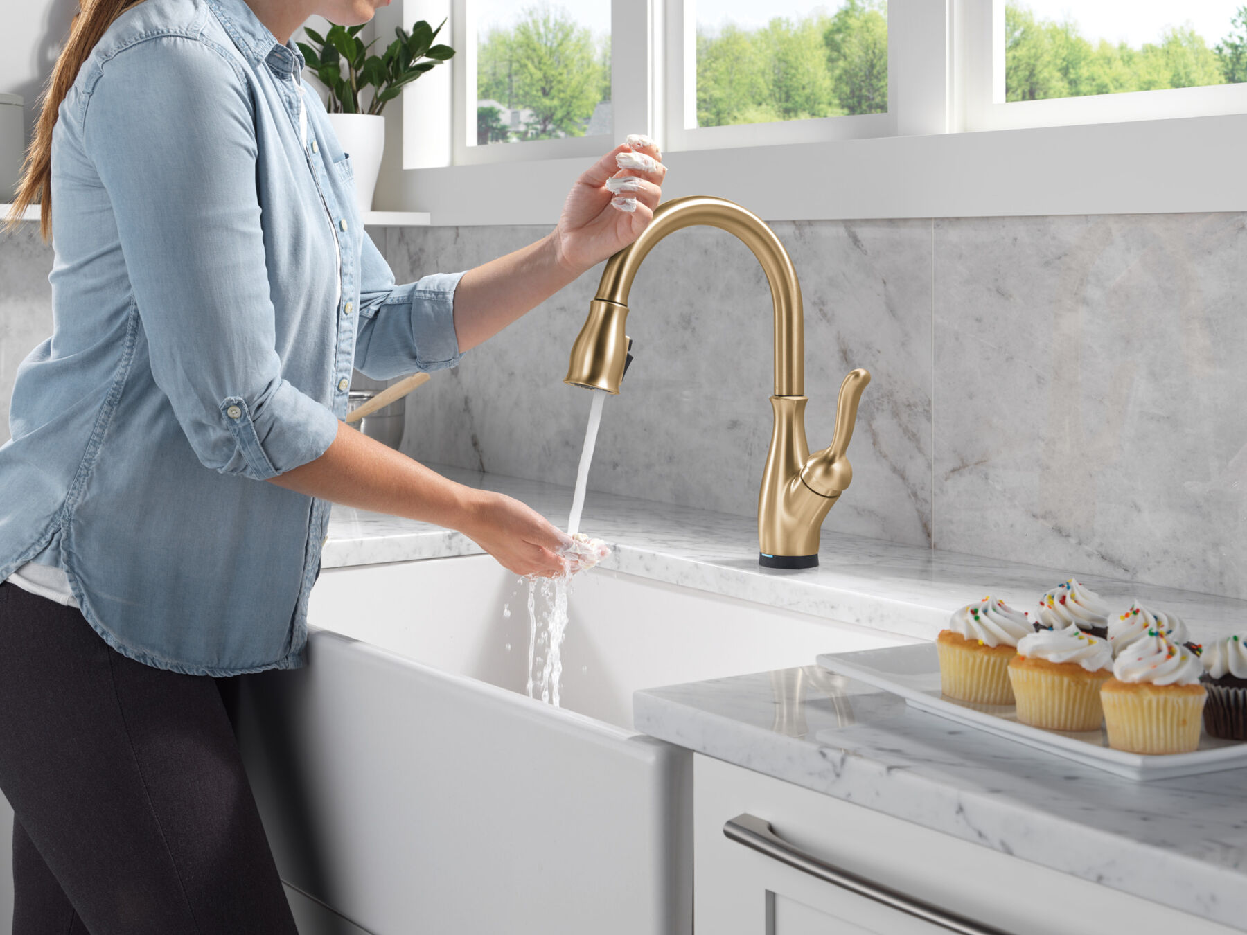 Touchless Pull-Down Kitchen 1L with Soap Disp Bundle, image 4