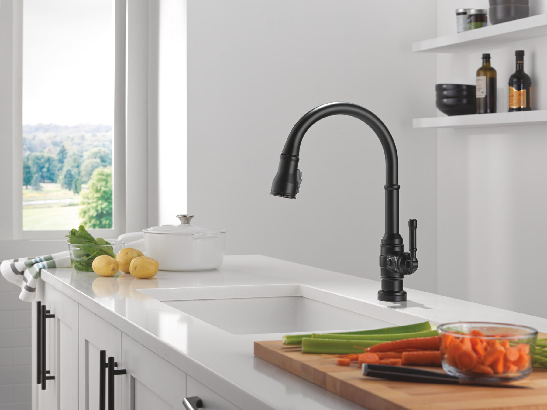 Touch<sub>2</sub>O® Technology Kitchen Faucet with Touchless Technology, image 10