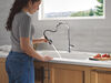 Llave de una manija con tubo de salida deslizable para cocina