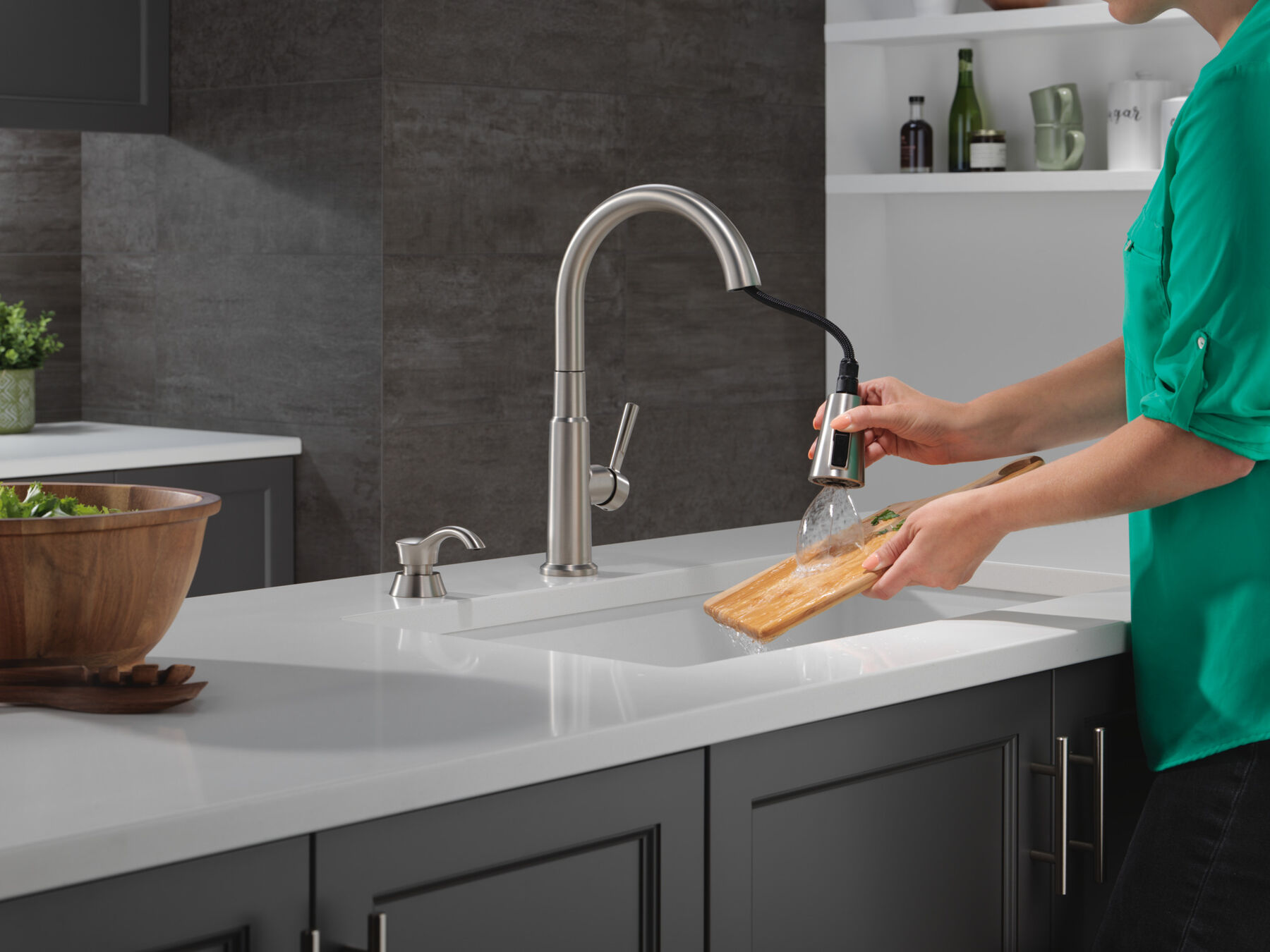 Llave para cocina monomando extensible con dispensador de jabón y tecnología ShieldSpray®, imagen 5