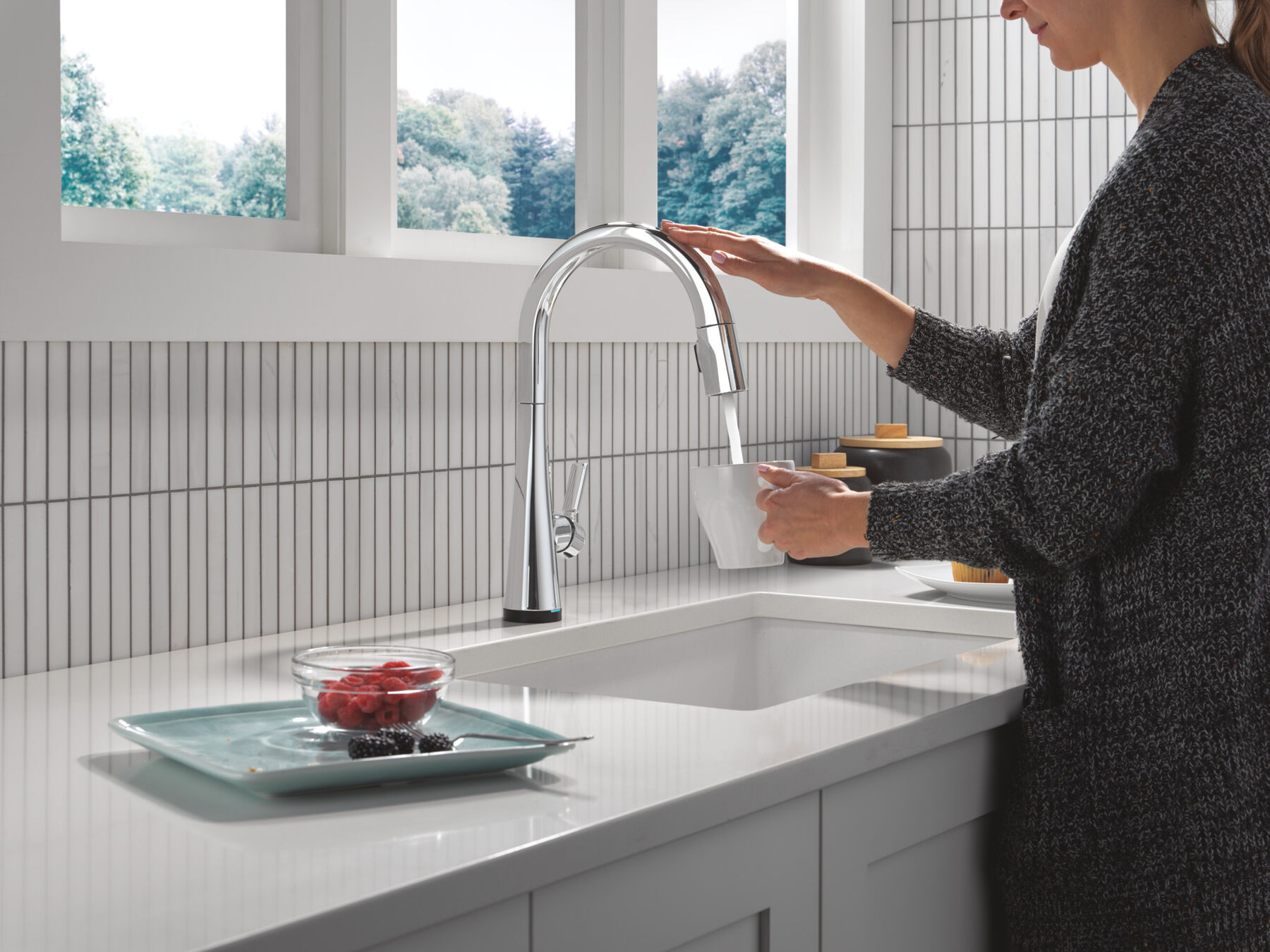 Touch<sub>2</sub>O® Technology Kitchen Faucet with Touchless Technology, image 4