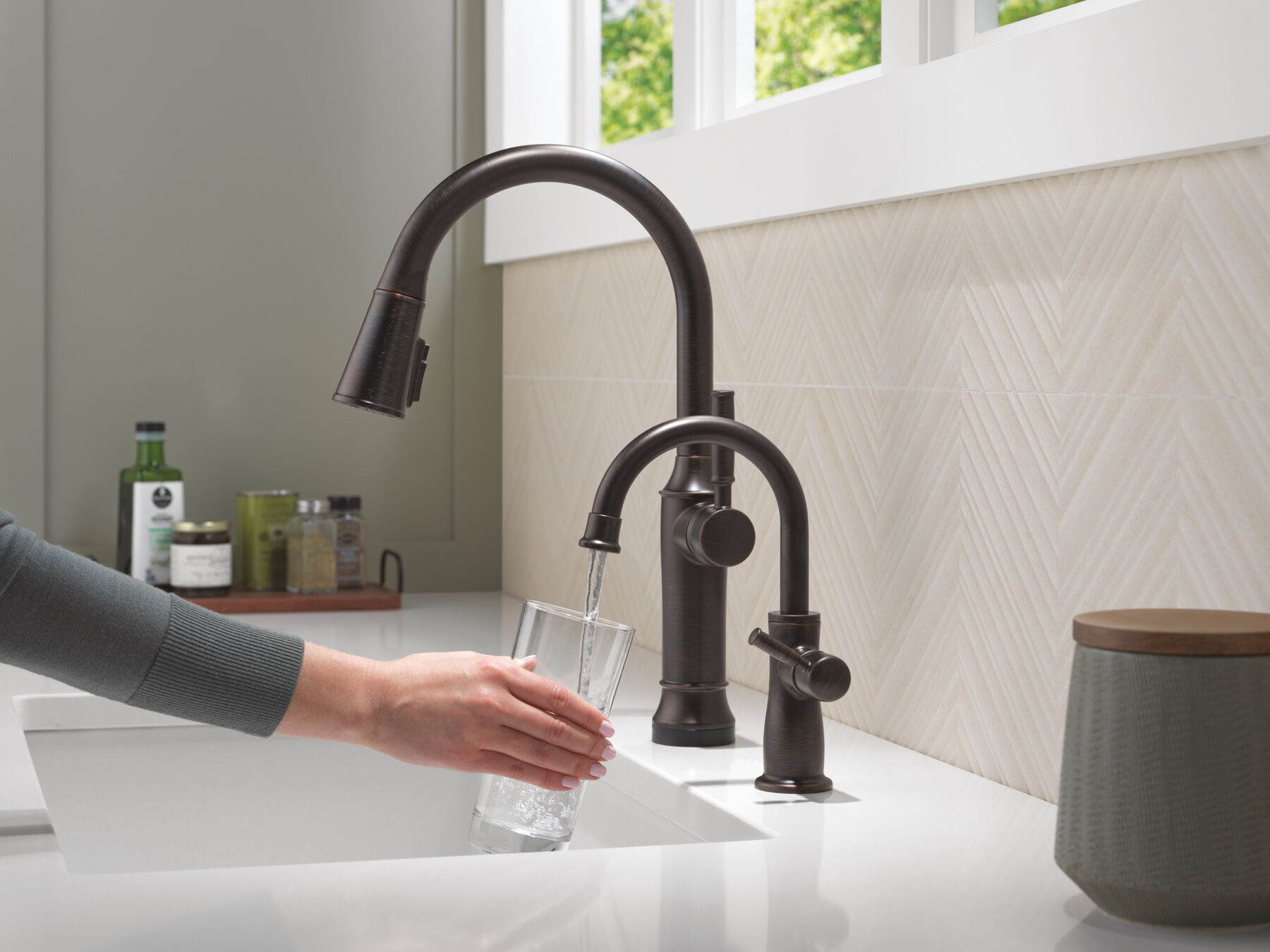 Touch<sub>2</sub>O® Technology Kitchen Faucet with Touchless Technology, image 20