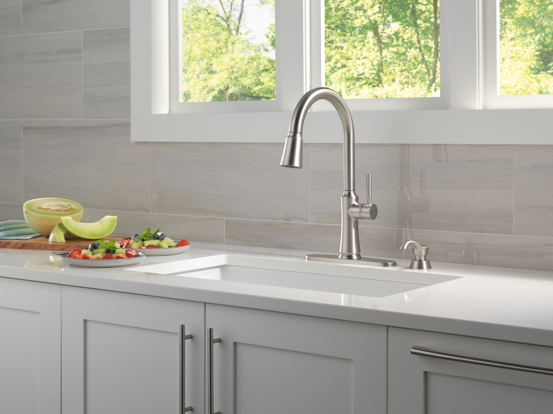 Llave para cocina monomando extensible con dispensador de jabón y tecnología ShieldSpray, imagen 2
