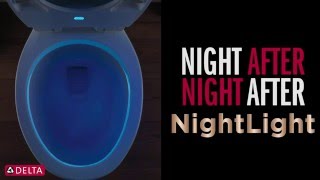 Imagen en miniatura de Asiento de inodoro con tecnología NightLight | Delta Faucet