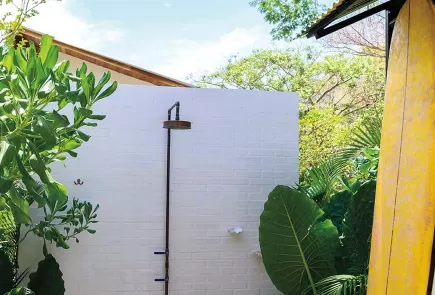 Instalar una ducha exterior