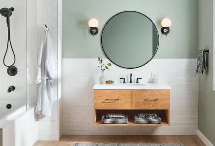 baño luminoso con ducha dos en uno y espejo circular